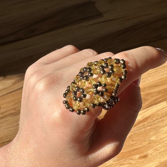 Handmade Beaded Floral Pattern Ring - Picture 2 of 7
